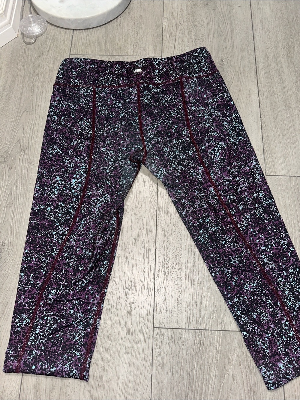 Roadrunner sports legging Purple Speckled Capris Leggings size medium - Picture 3 of 7